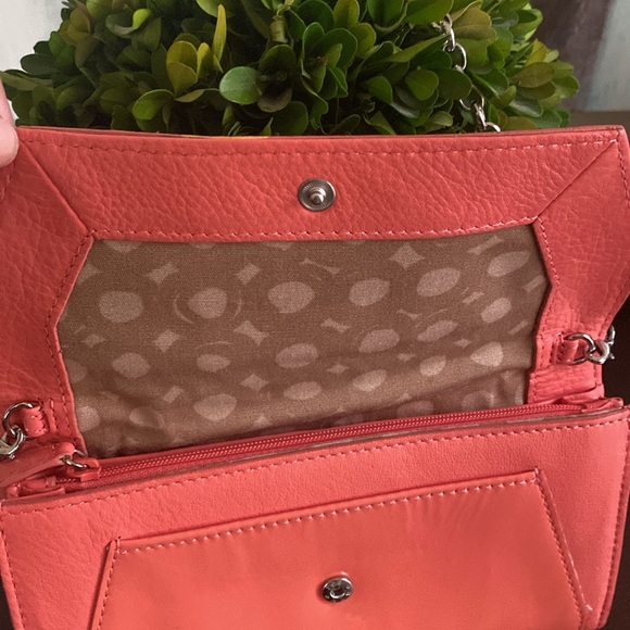 BRIGHTON 🪸CORAL🪸 SILVER-TONE LARGE ENVELOPE WALLET CROSSBODY BAG🌟EUC🌟 - Picture 8 of 17